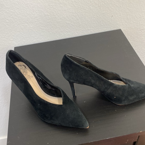 Vince Camuto heels 👠 - Picture 3 of 4